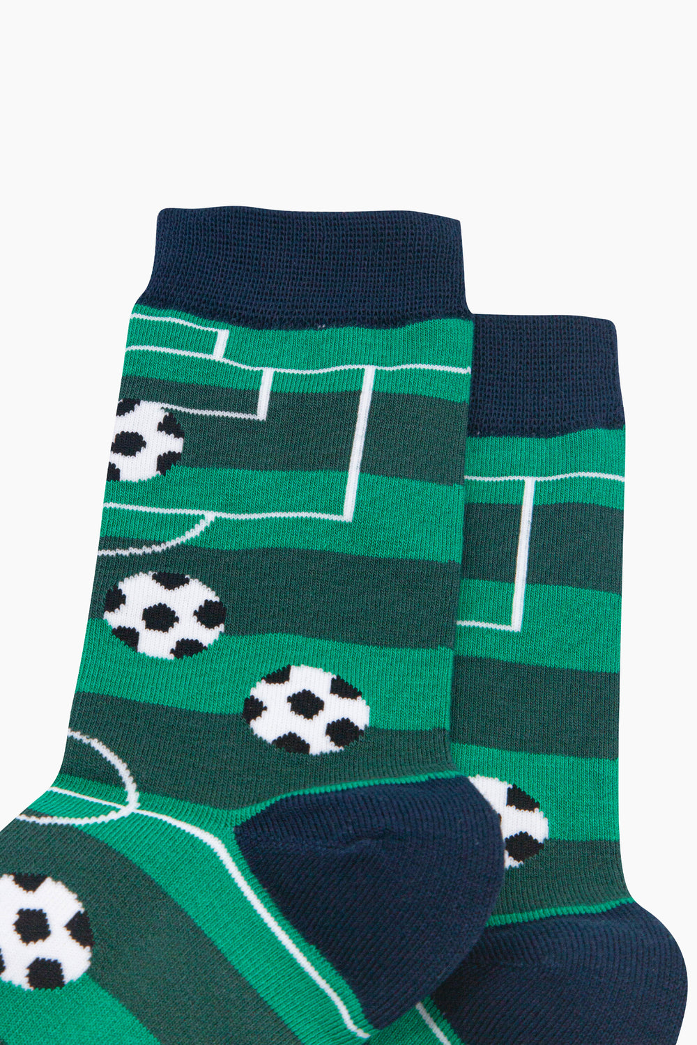 Football-Pitch-Men's-Bamboo-Socks-in-Green-Close-Up