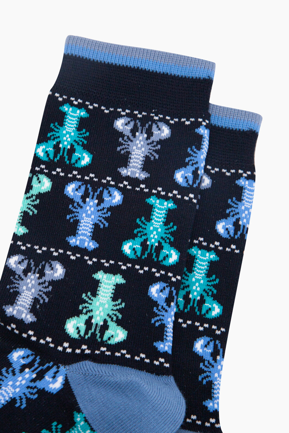 Animal-Bamboo-Crew-Socks-for-Men-Black-Lobster-Closeup