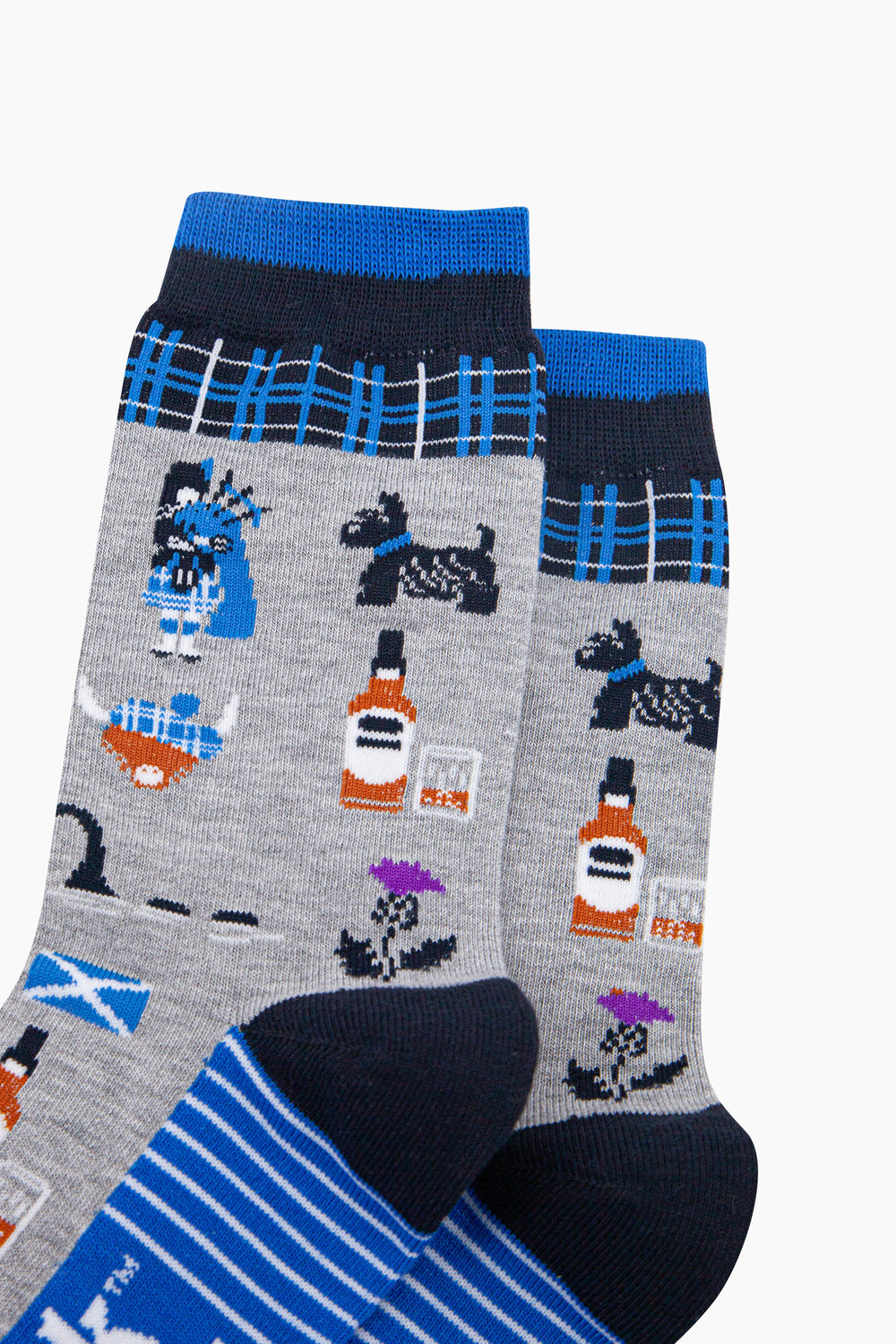 Scotland-Landmarks-Bamboo-Socks-in-Light-Grey-Closeup