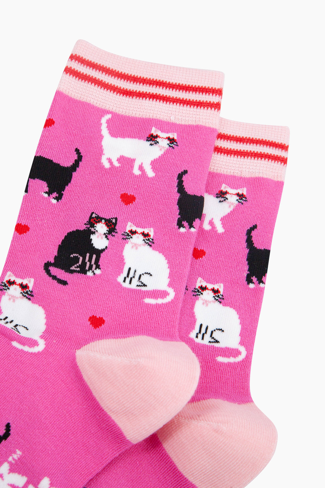 Cats-in-Love-Bamboo-Socks-in-Pink-Close-Up