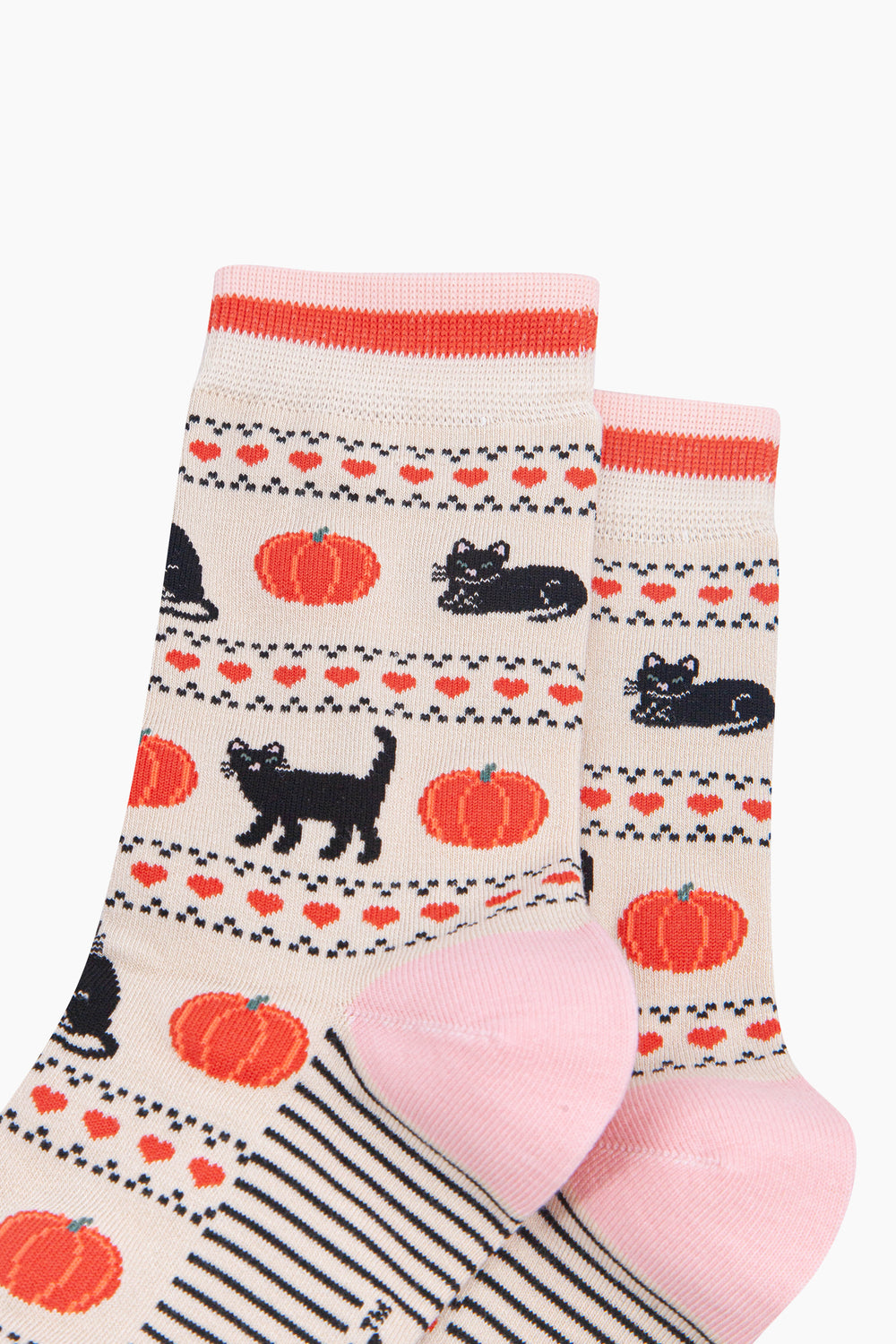 Black-Cat-&-Pumpkin-Women's-Bamboo-Socks-in-Cream-Close-Up