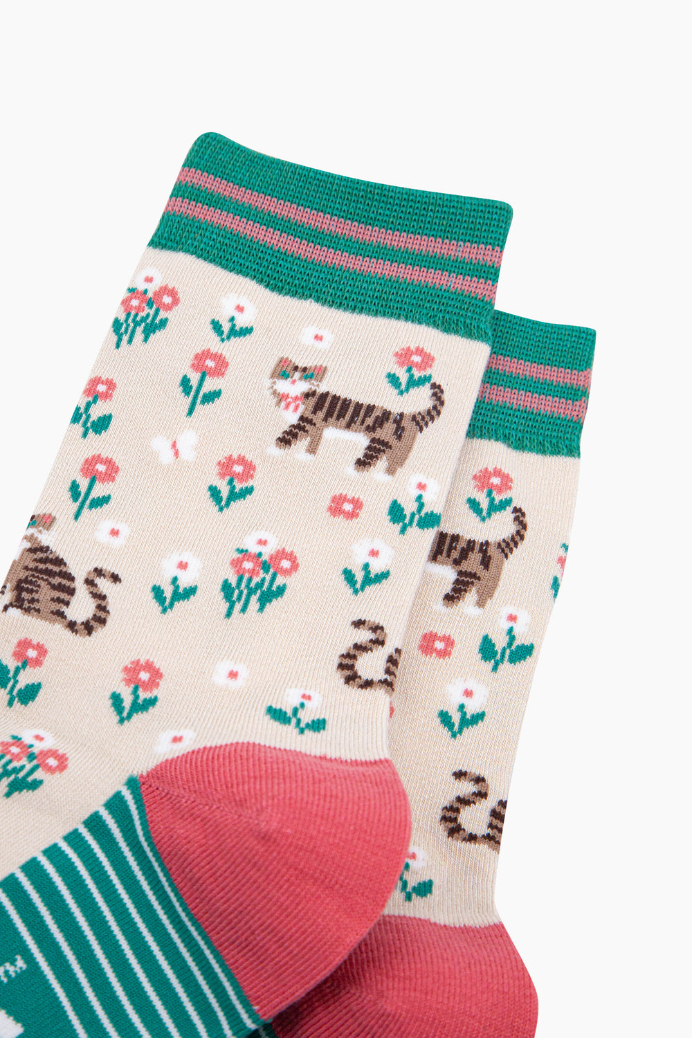 Tabby-Cat-Floral-Bamboo-Socks-in-Cream-Close-Up