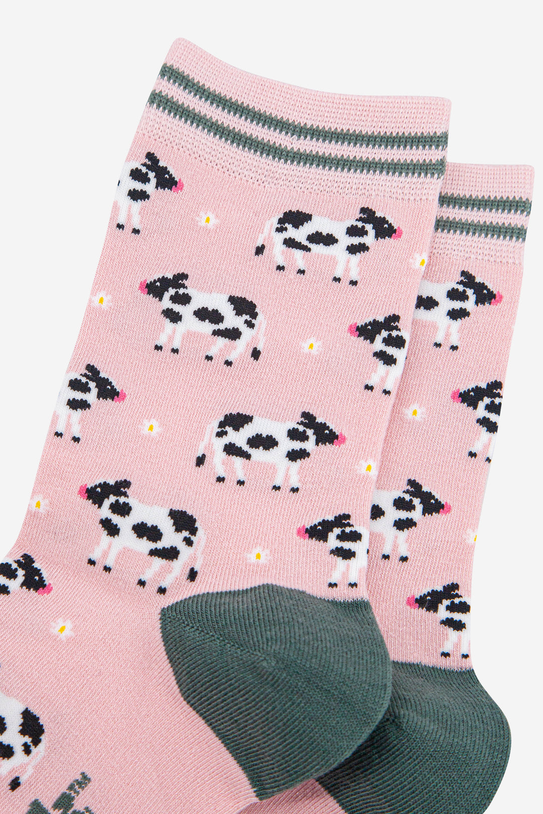 womens-bamboo-socks-light-pink-green-spring-cow-close-up