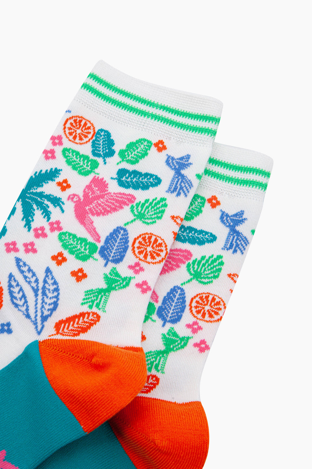 Tropical-Rainforest-Parrot-Bamboo-Socks-in-Multi-Close-Up