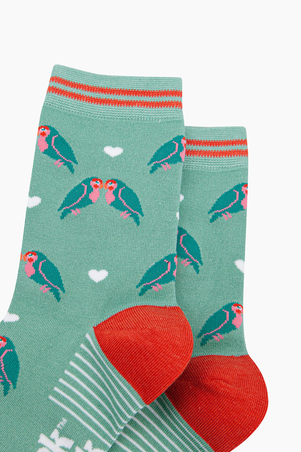 Kissing-Lovebirds-Bamboo-Socks-in-Green-Close-Up