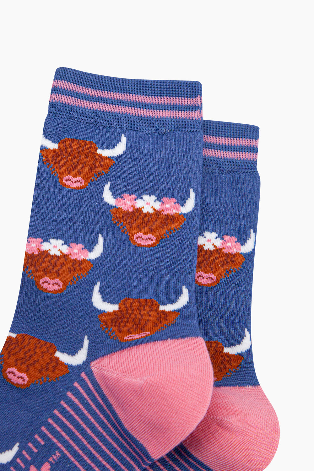 Floral-Crown-Highland-Cow-Bamboo-Socks-in-Blue-close-up