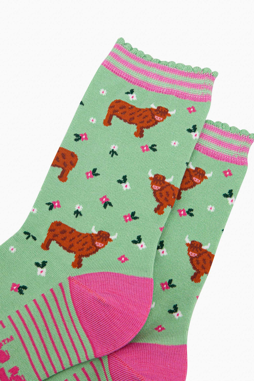 womens-bamboo-socks-green-highland-cow-floral-meadow-close-up