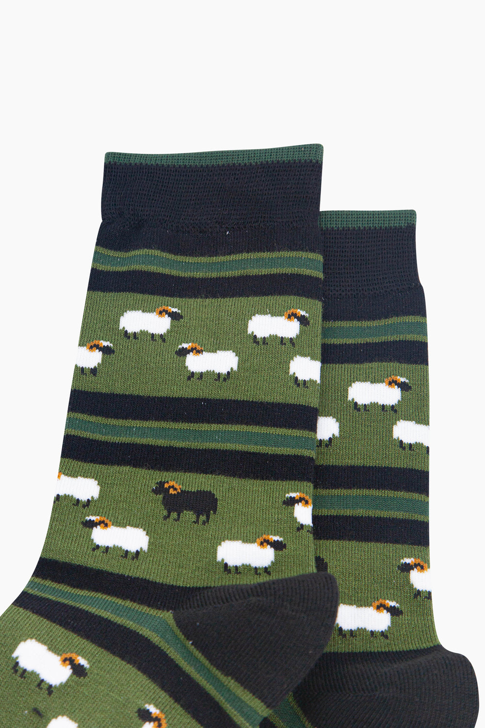 Black-Sheep-Men's-Bamboo-Socks-in-Black/Green-Close-Up