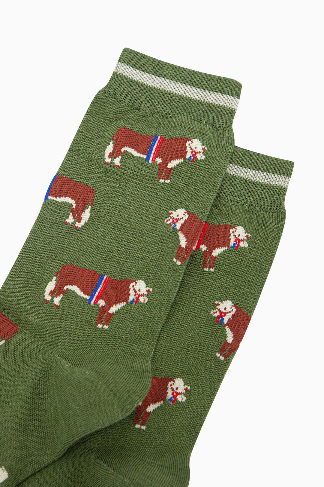 mens-bamboo-socks-green-prize-hereford-bull-close-up-brown-bulls-rossettes