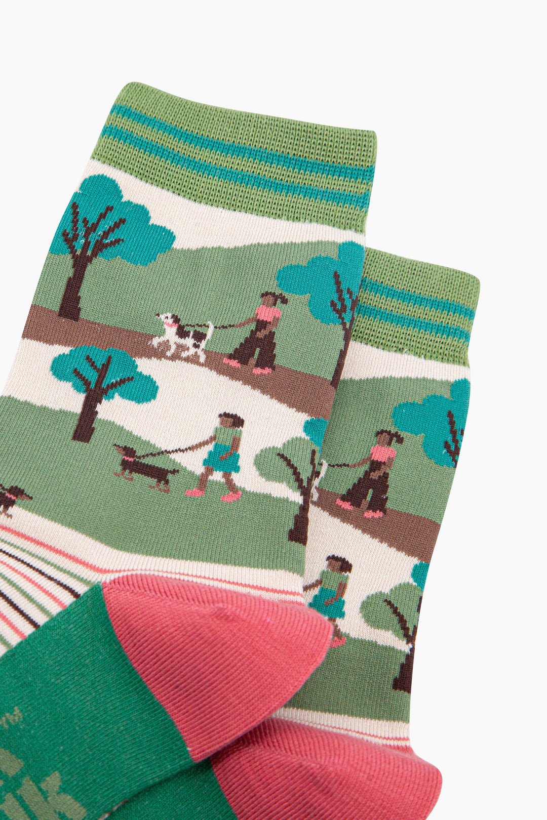 Dog-Walking-Bamboo-Socks-in-Green/Pink-Close-Up