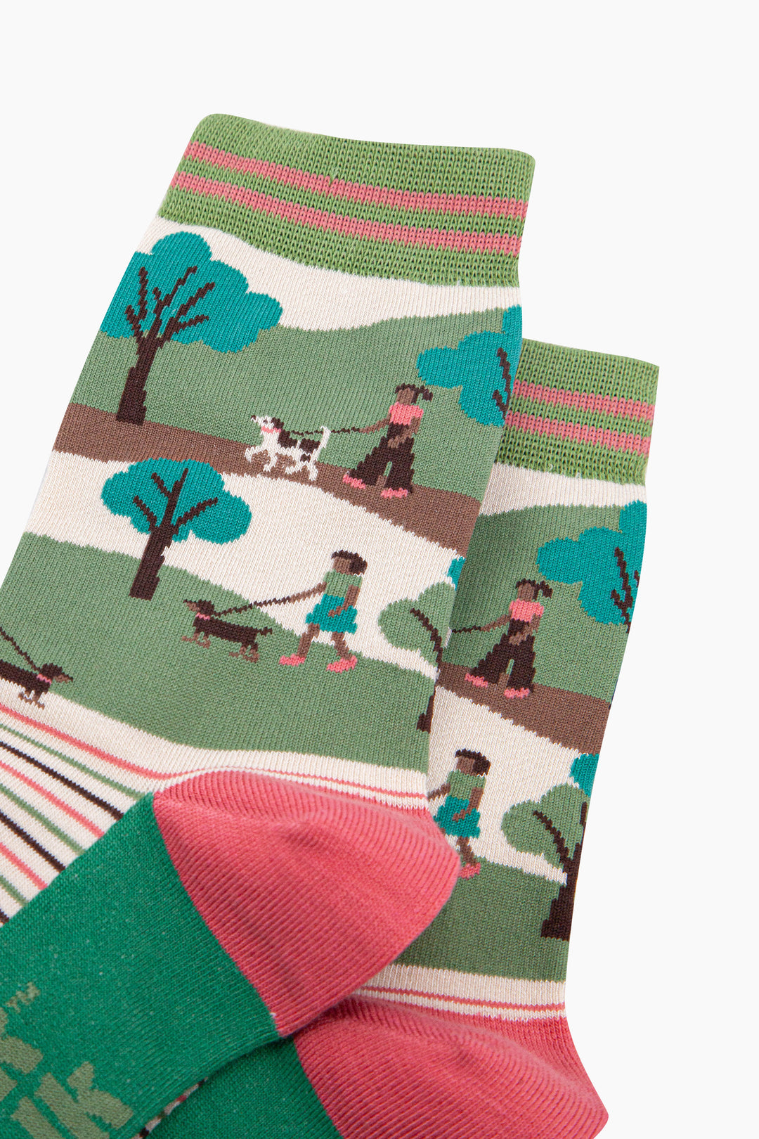 Dog-Walking-Bamboo-Socks-in-Green/Pink-close-up