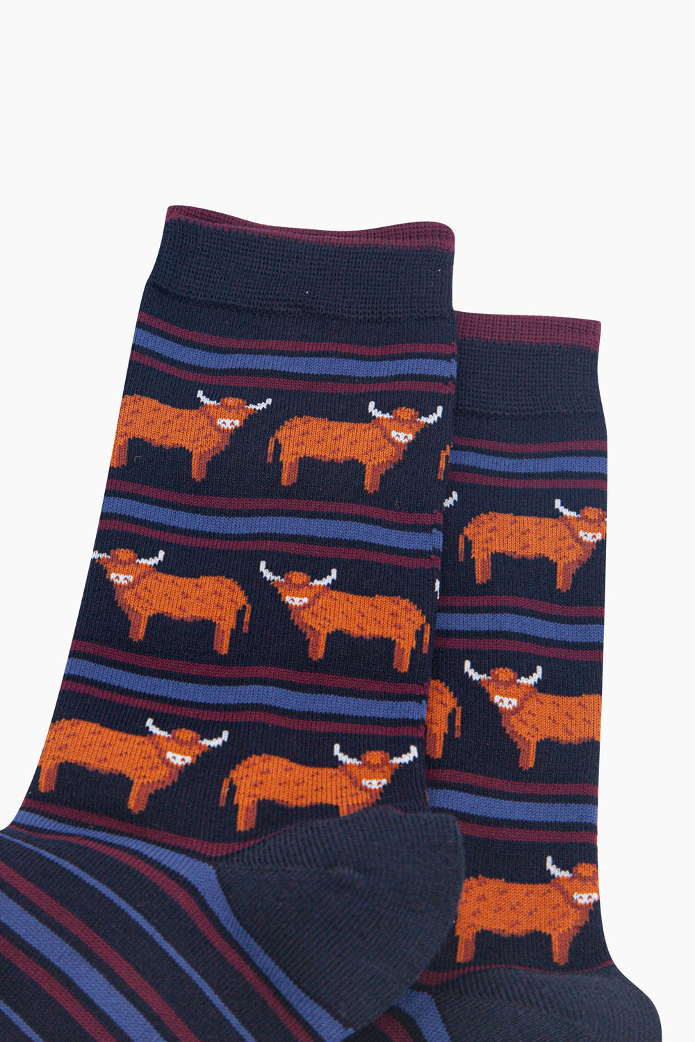 Highland-Cow-Stripe-Men's-Bamboo-Socks-in-Navy-Blue-Close-Up