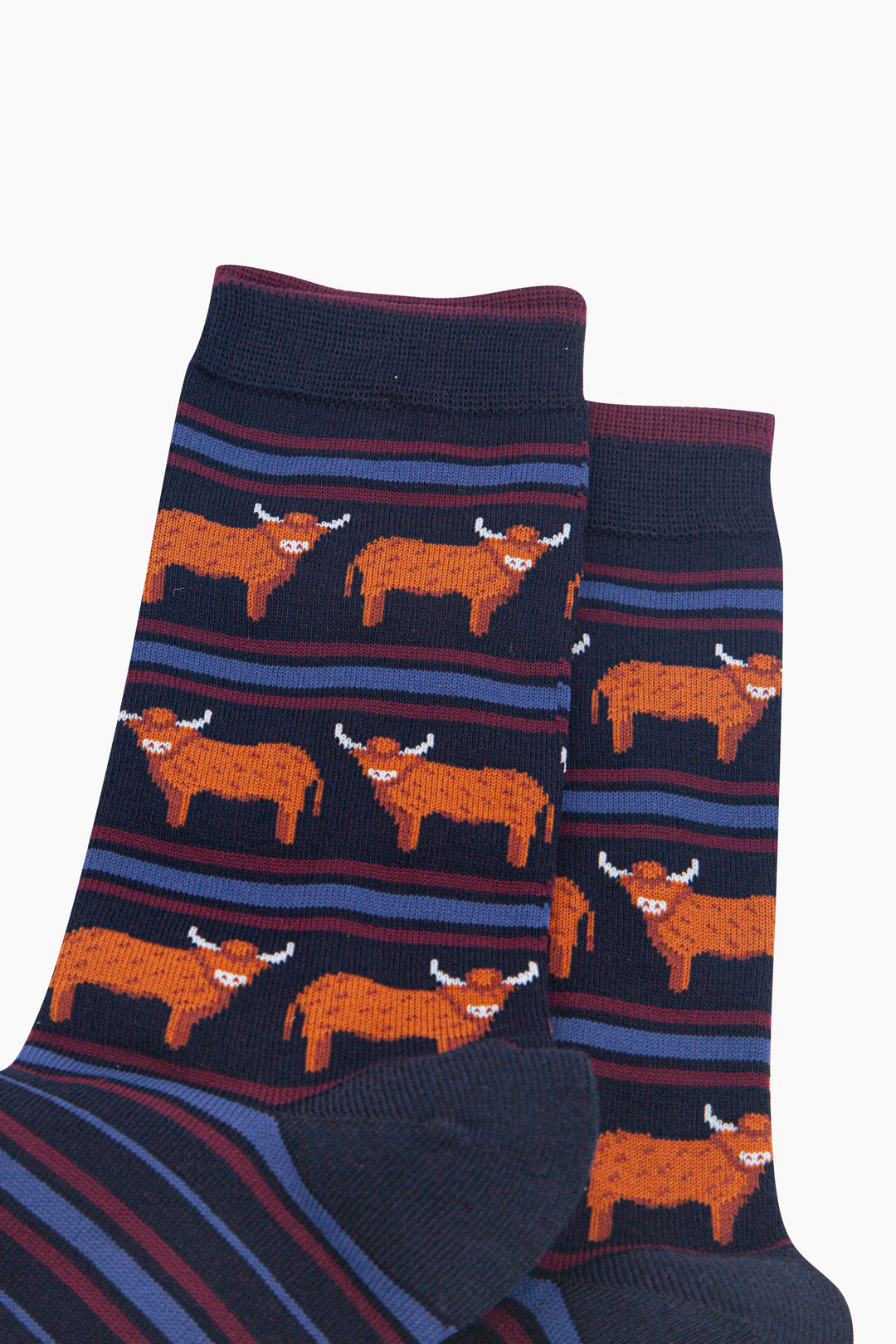 Highland-Cow-Stripe-Men's-Bamboo-Socks-in-Navy-Blue-Close-Up