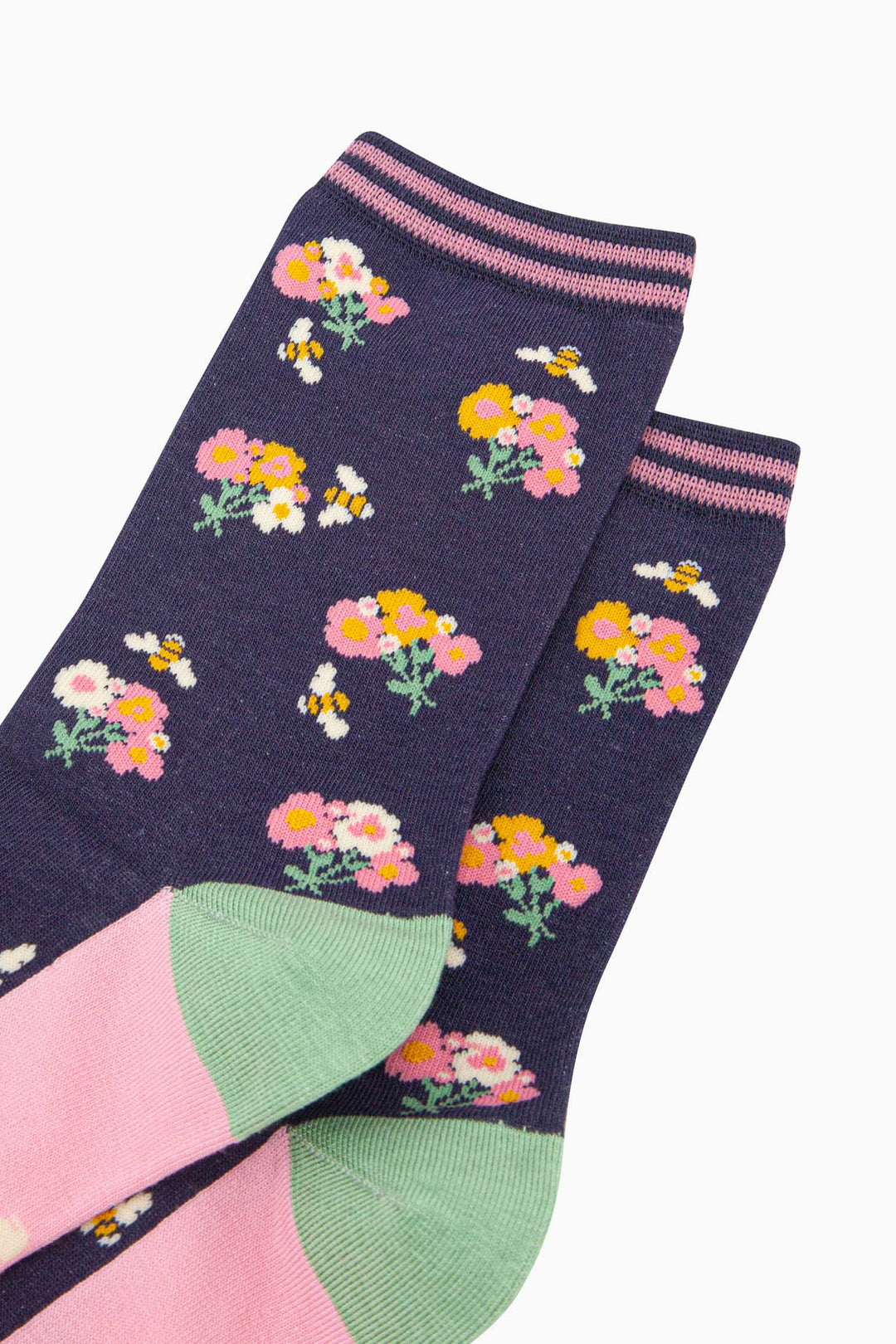 womens-bamboo-socks-navy-bees-floral-posies-pattern-close-up-showing-bees-buzzing-around-the-floral-posies