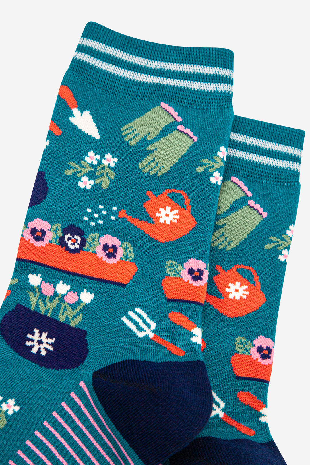 womens-bamboo-socks-teal-pink-gardening-close-up