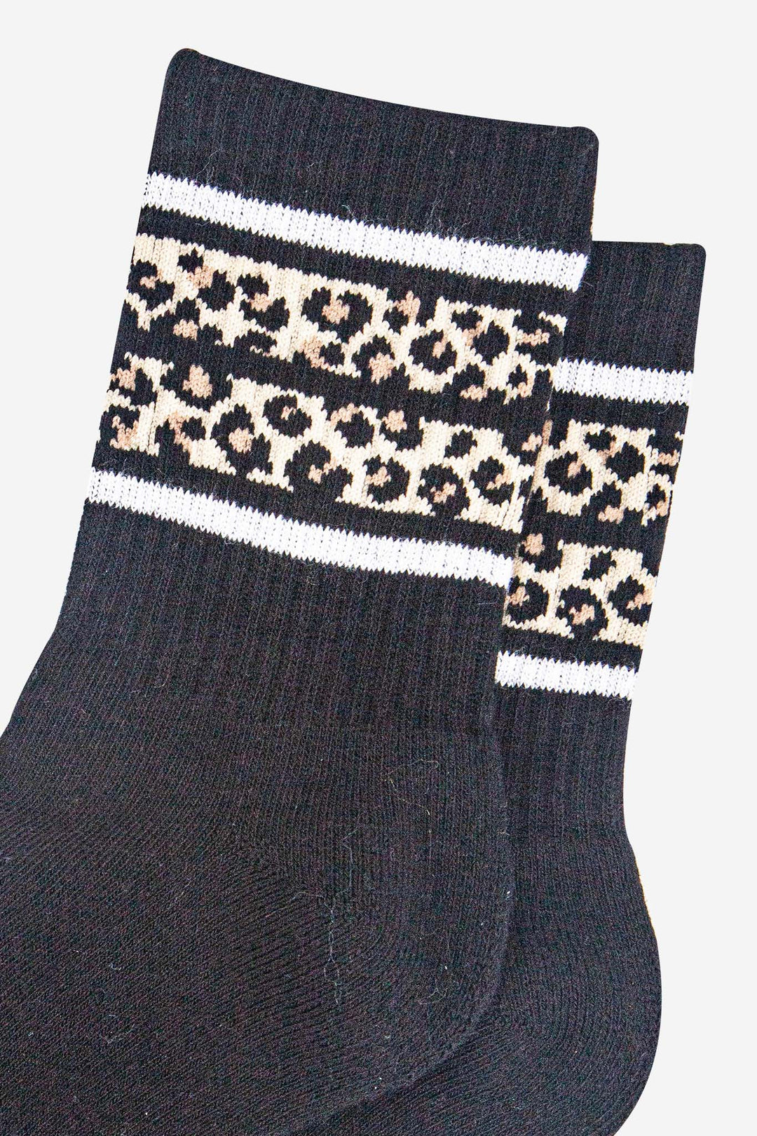 womens-sporty-socks-black-leopard-stripe-close-up-animal-print