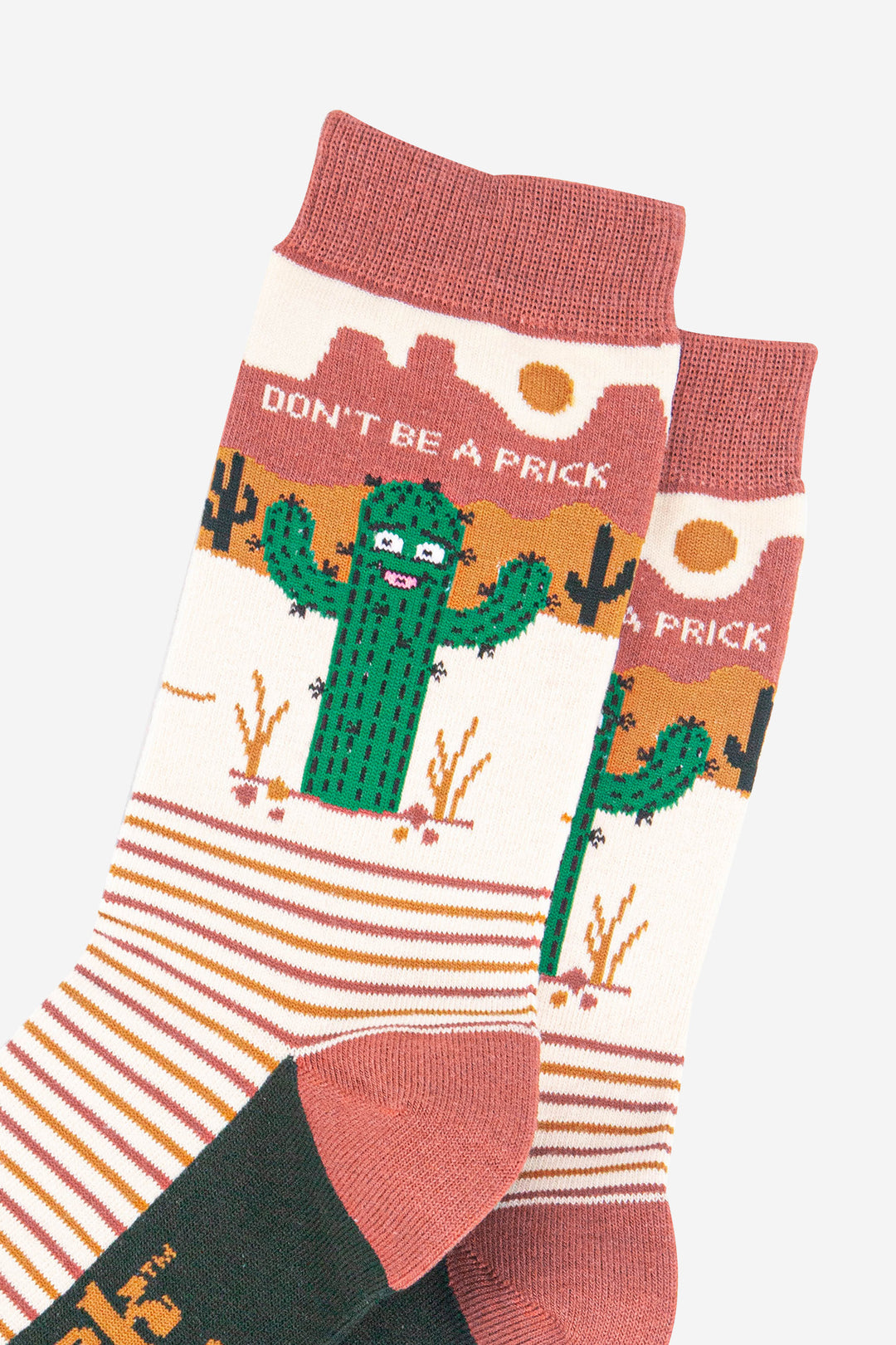 mens-combed-cotton-crew-socks-cream-prickly-cactus-close-up