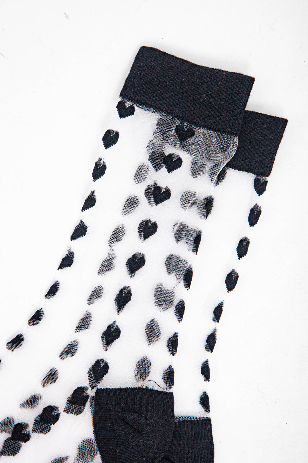 womens-sheer-ankle-socks-black-heart-close-up