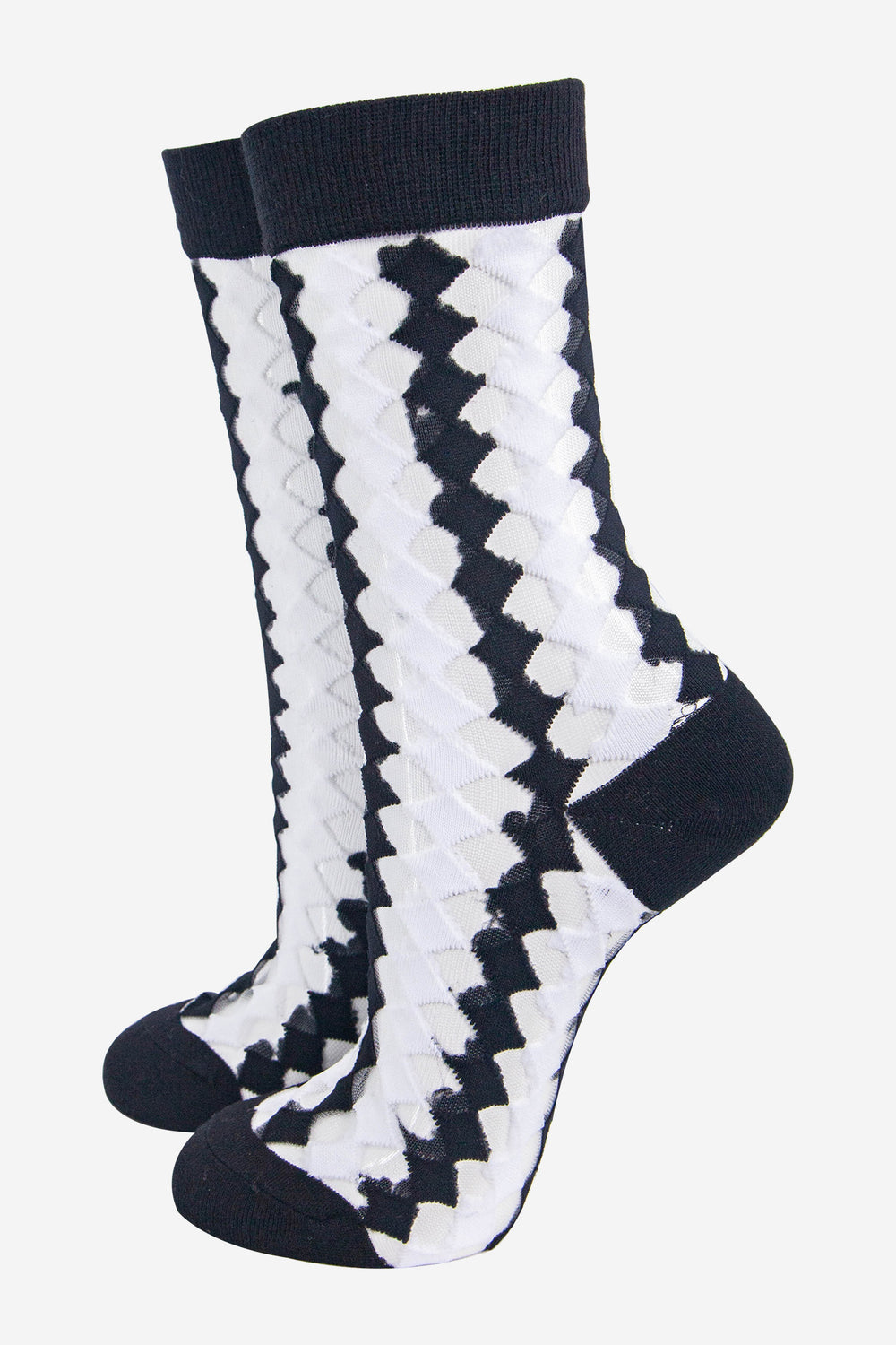 womens-sheer-ankle-socks-black-white-diamond-pattern