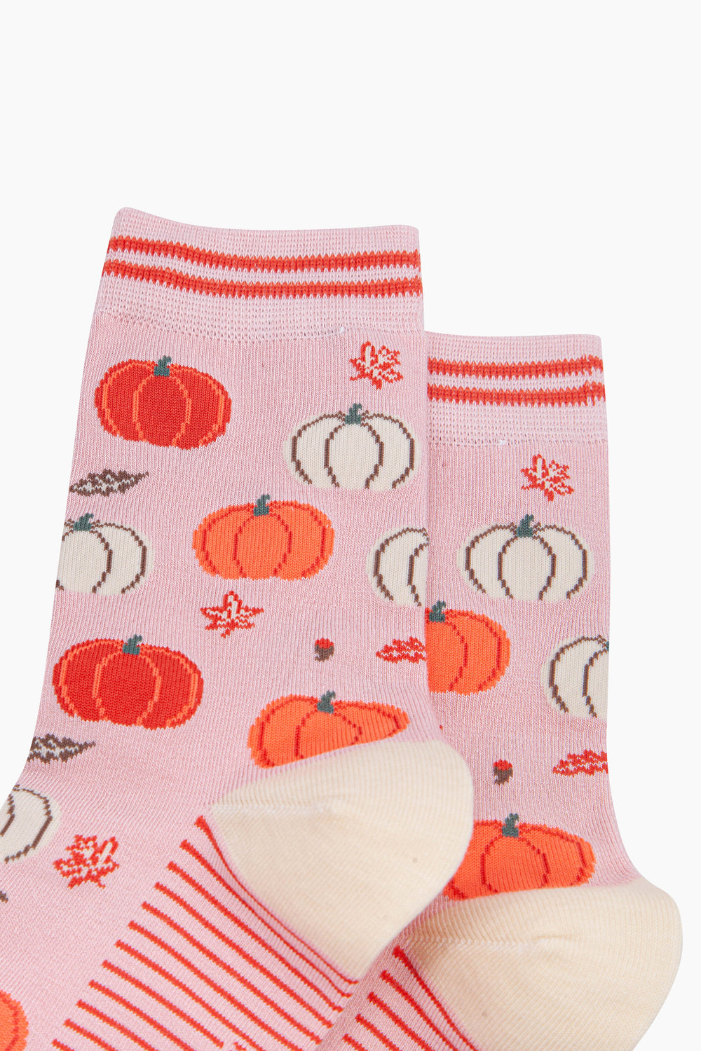 Pumpkin-Women's-Bamboo-Socks-in-Soft-Pink-Close-Up