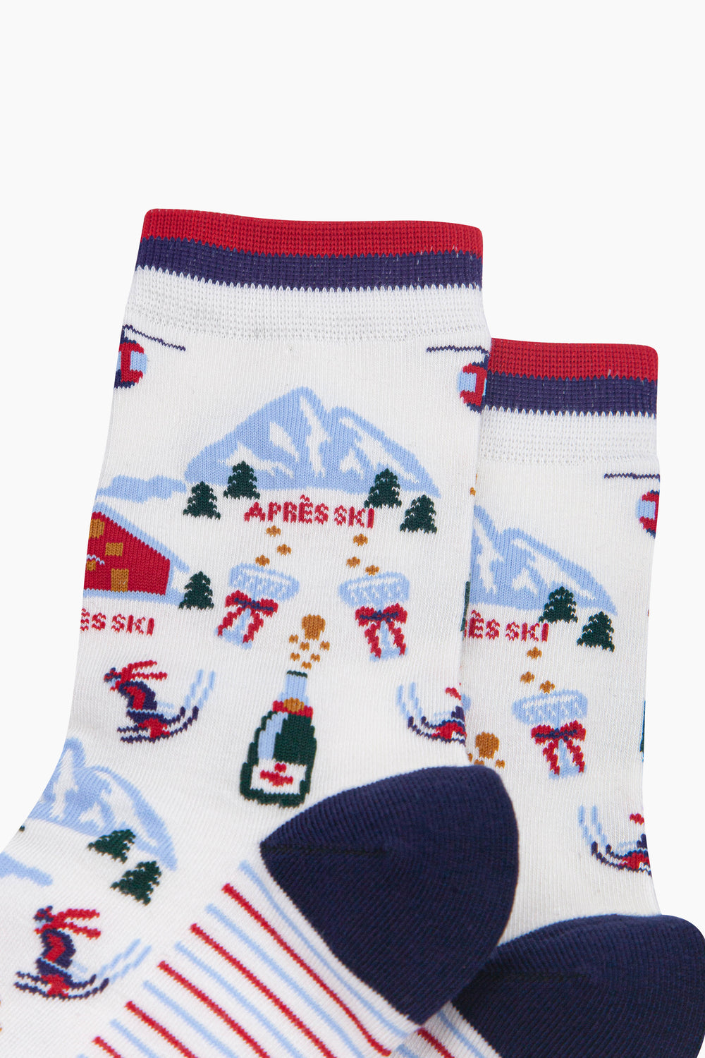 Apres-Ski-Women's-Bamboo-Socks-in-White-Close-Up