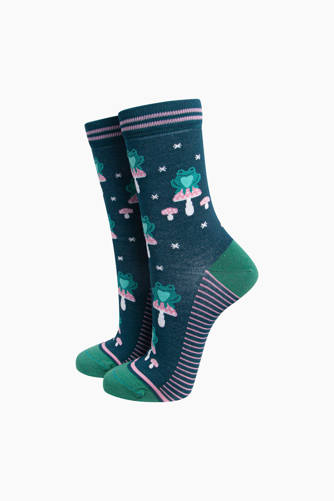 Frog-&-Toadstool-Women's-Bamboo-Socks-in-Forest-Green-On-Mannequin