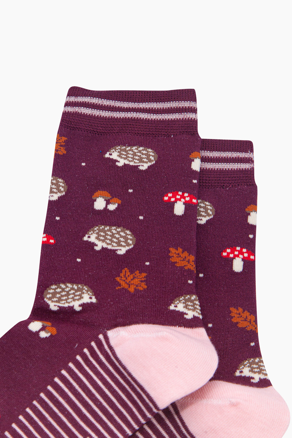 Hedgehog-Women's-Bamboo-Socks-in-Burgundy-Close-Up