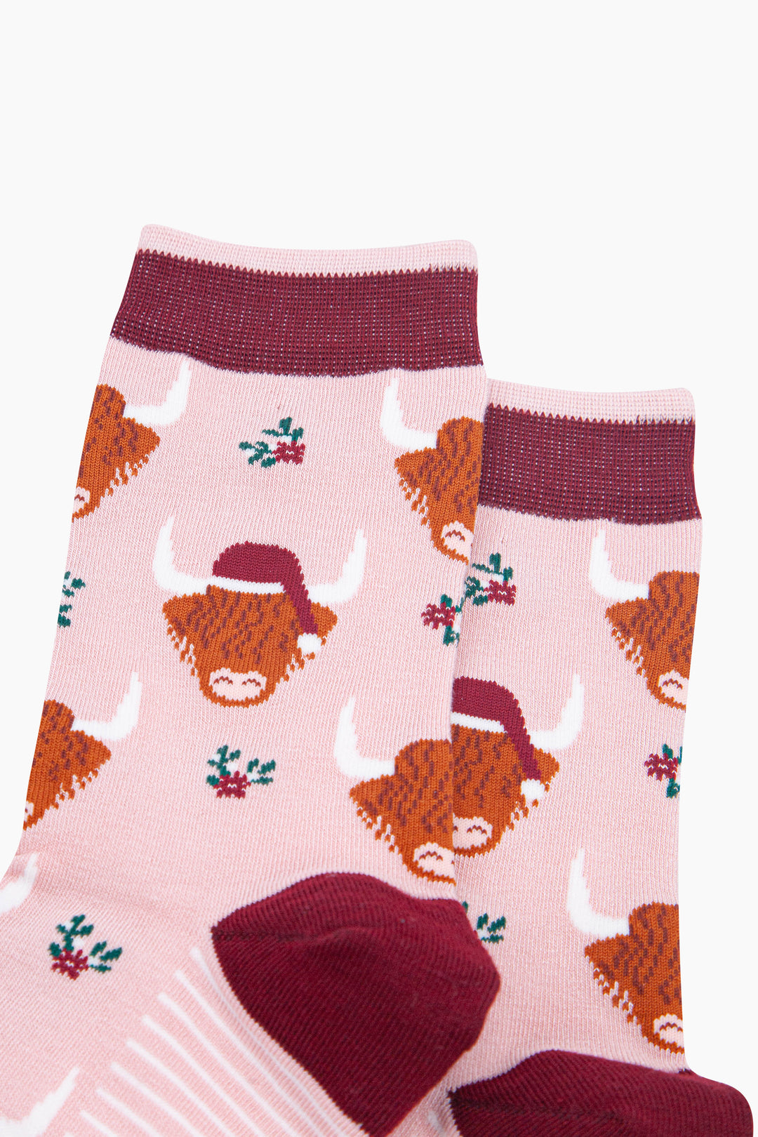 Christmas-Highland-Cow-Women's-Bamboo-Socks-in-Soft-Pink-Close-Up