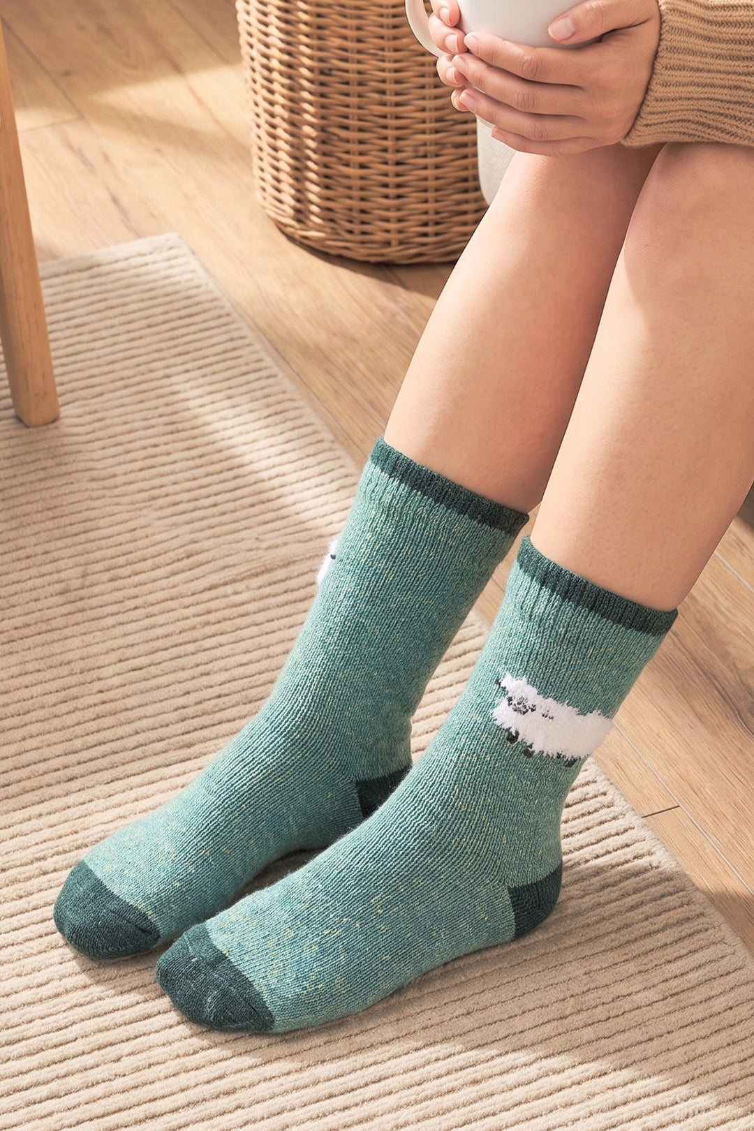 Sheep-Wool-Fluffy-Element-Socks-in-Green