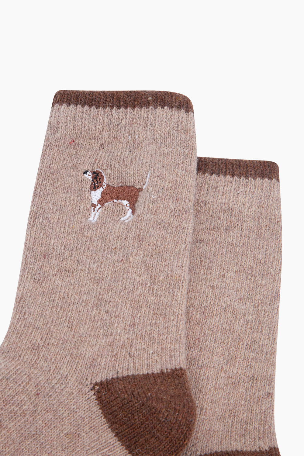 Spaniel-Embroidered-Wool-Socks-in-Beige-Close-Up