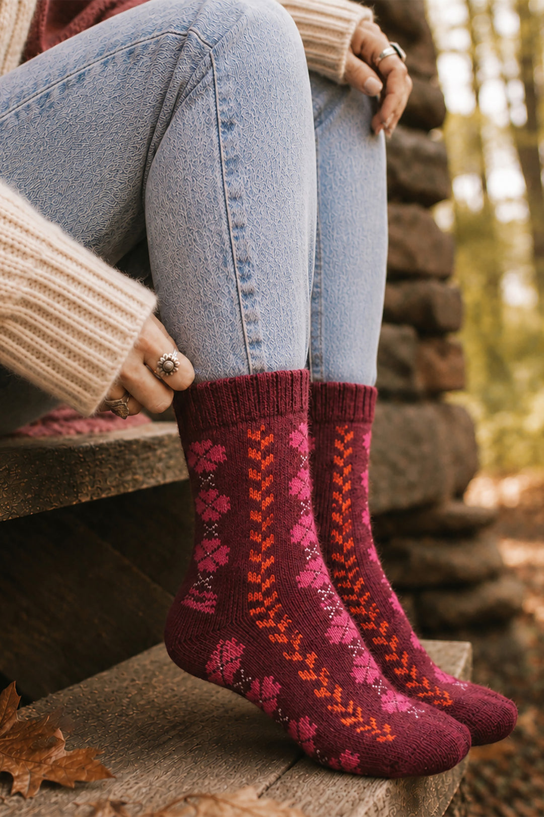 Flower-Patterned-Wool-Socks-in-Burgundy/Orange