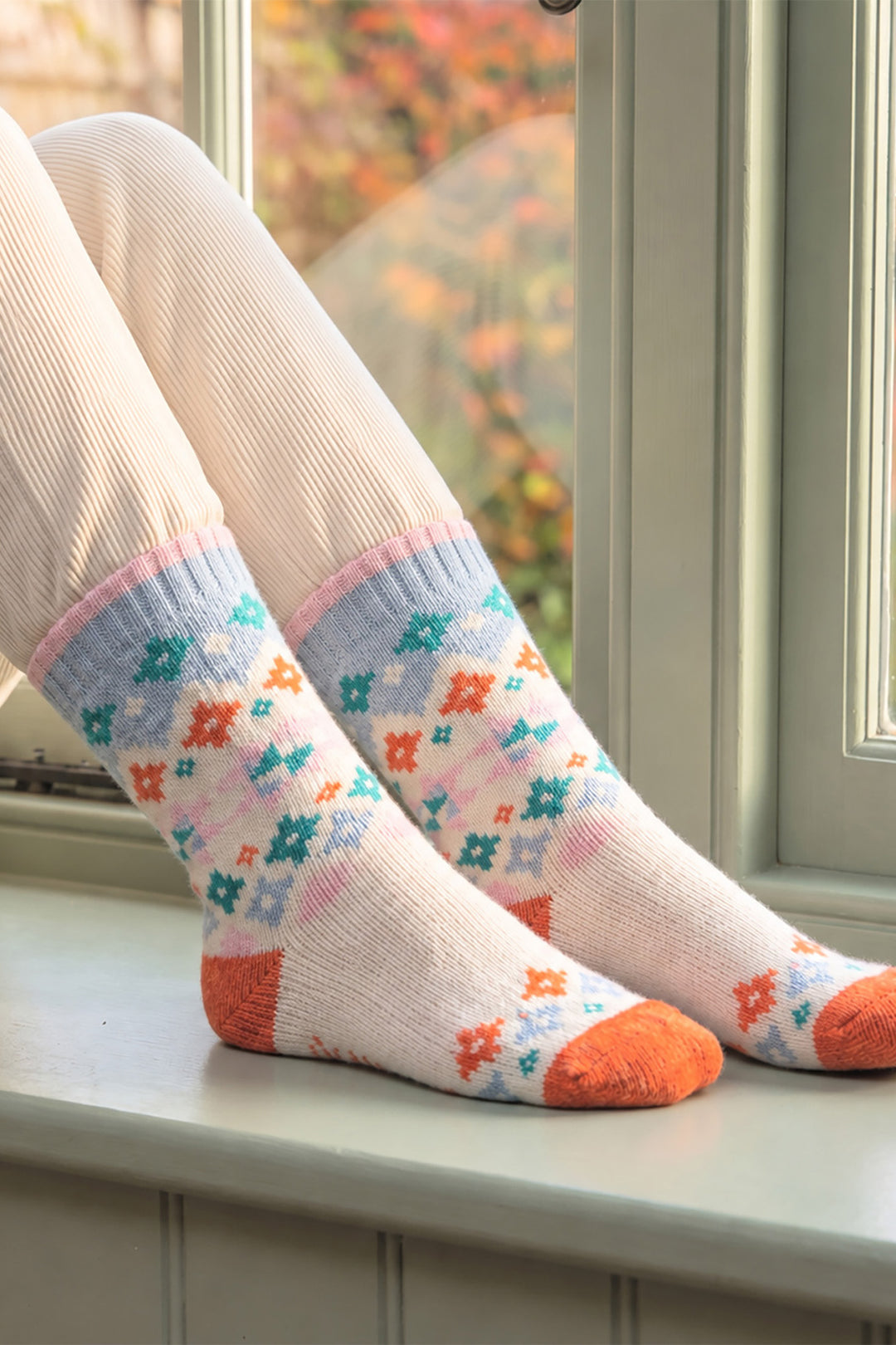 Star-Patterned-Wool-Socks-in-Cream/Multi
