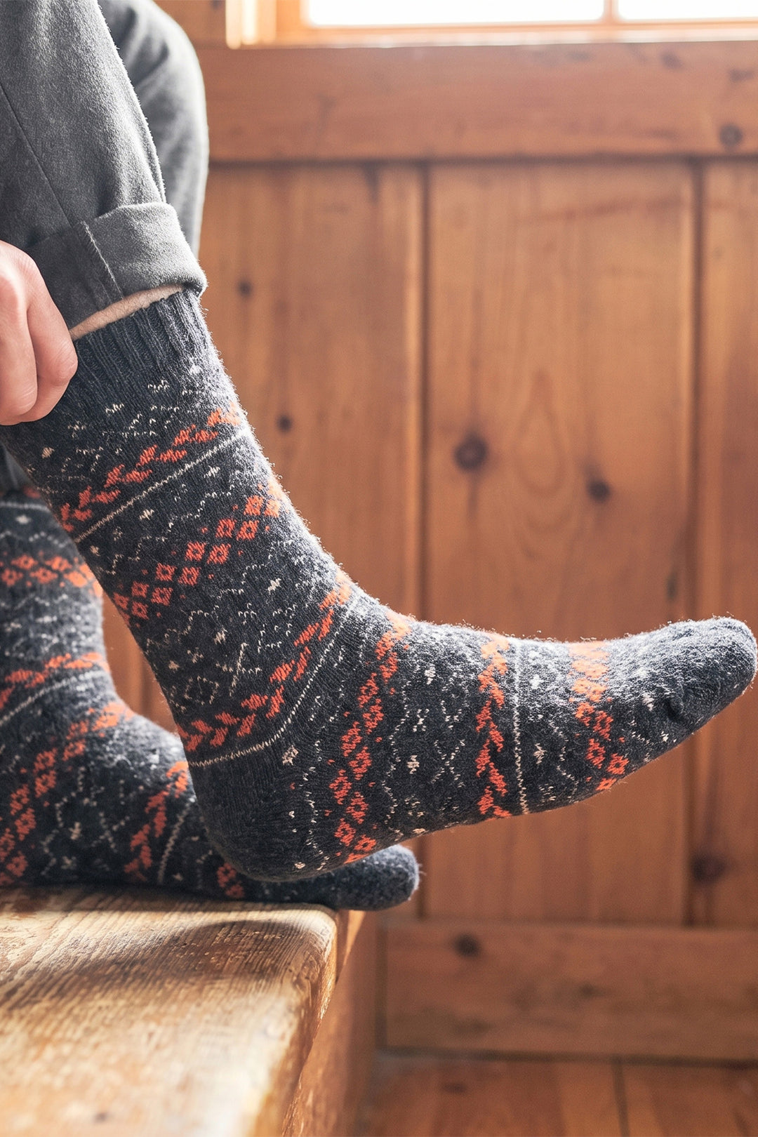 Fair-Isle-Patterned-Wool-Socks-in-Black/Orange