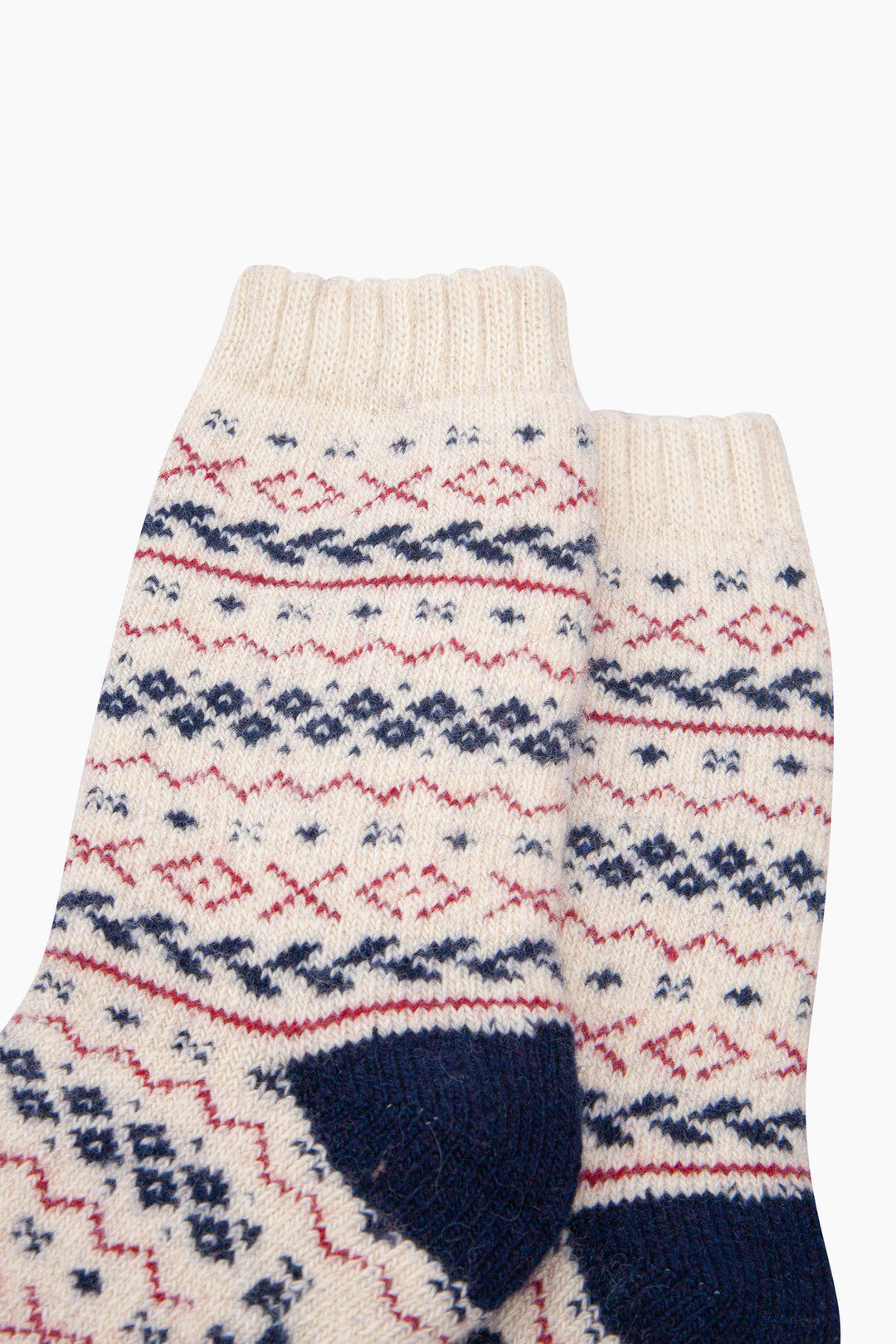 Fair-Isle-Patterned-Wool-Socks-in-Cream/Navy/Red-Close-Up