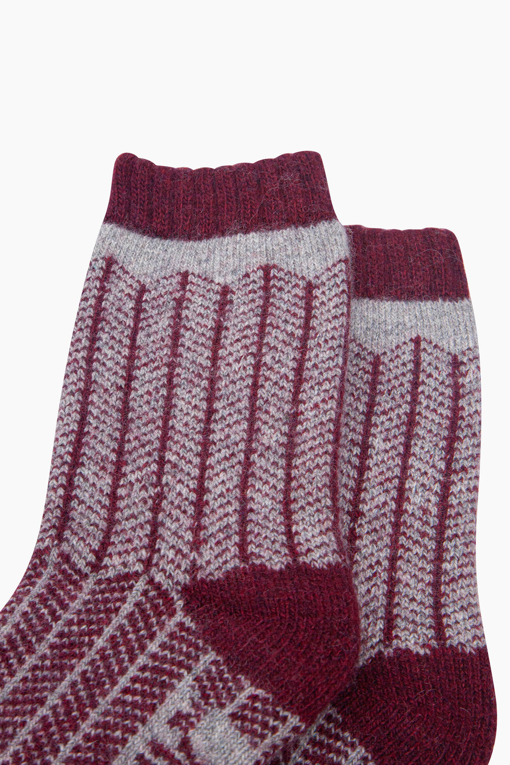 Herringbone-Patterned-Wool-Socks-in-Grey-Marl/Burgundy-Close-Up