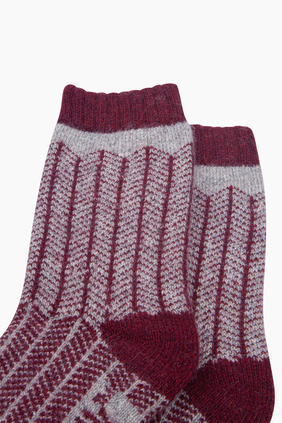 Herringbone-Patterned-Wool-Socks-in-Grey-Marl/Burgundy-Close-Up