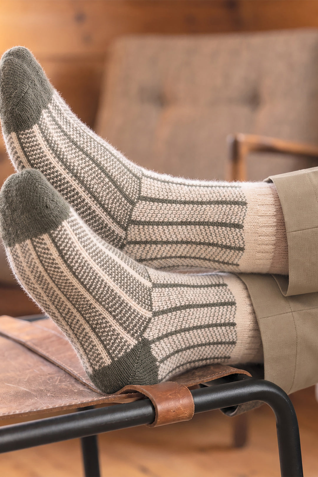 Herringbone-Patterned-Wool-Socks-in-Khaki-Green/Oat-