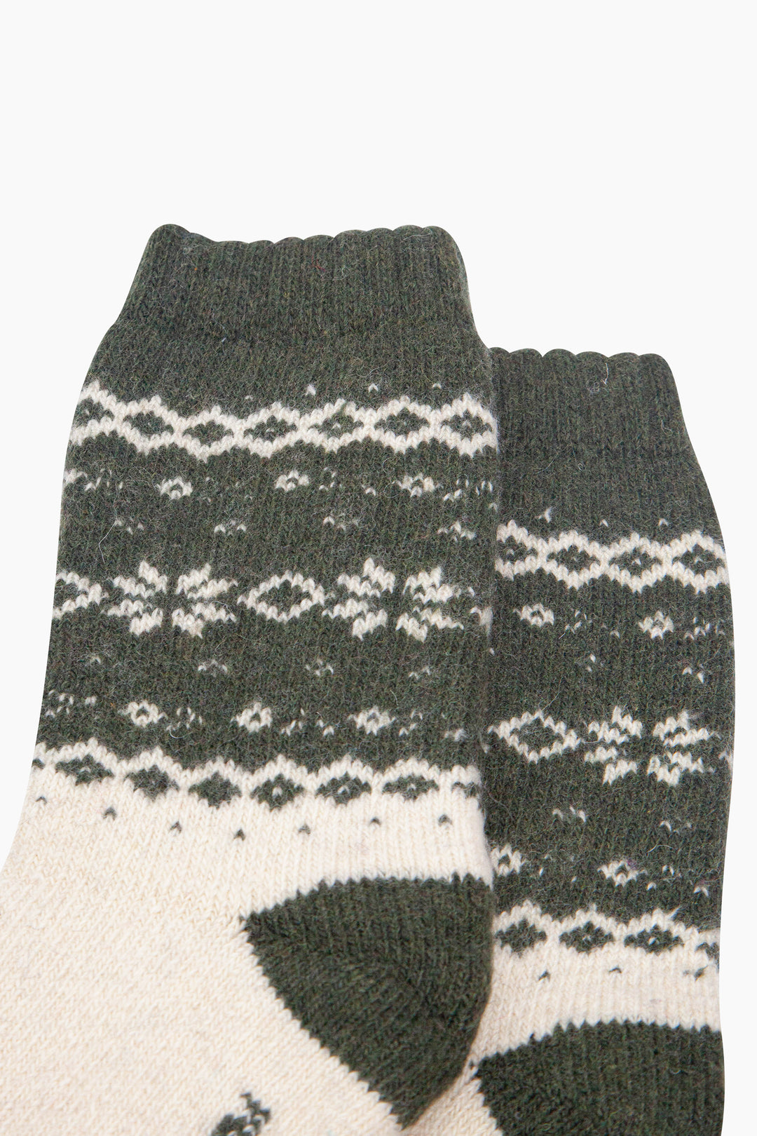Nordic-Snowflake-Patterned-Wool-Socks-in-Khaki-Green/Oat-Close-Up