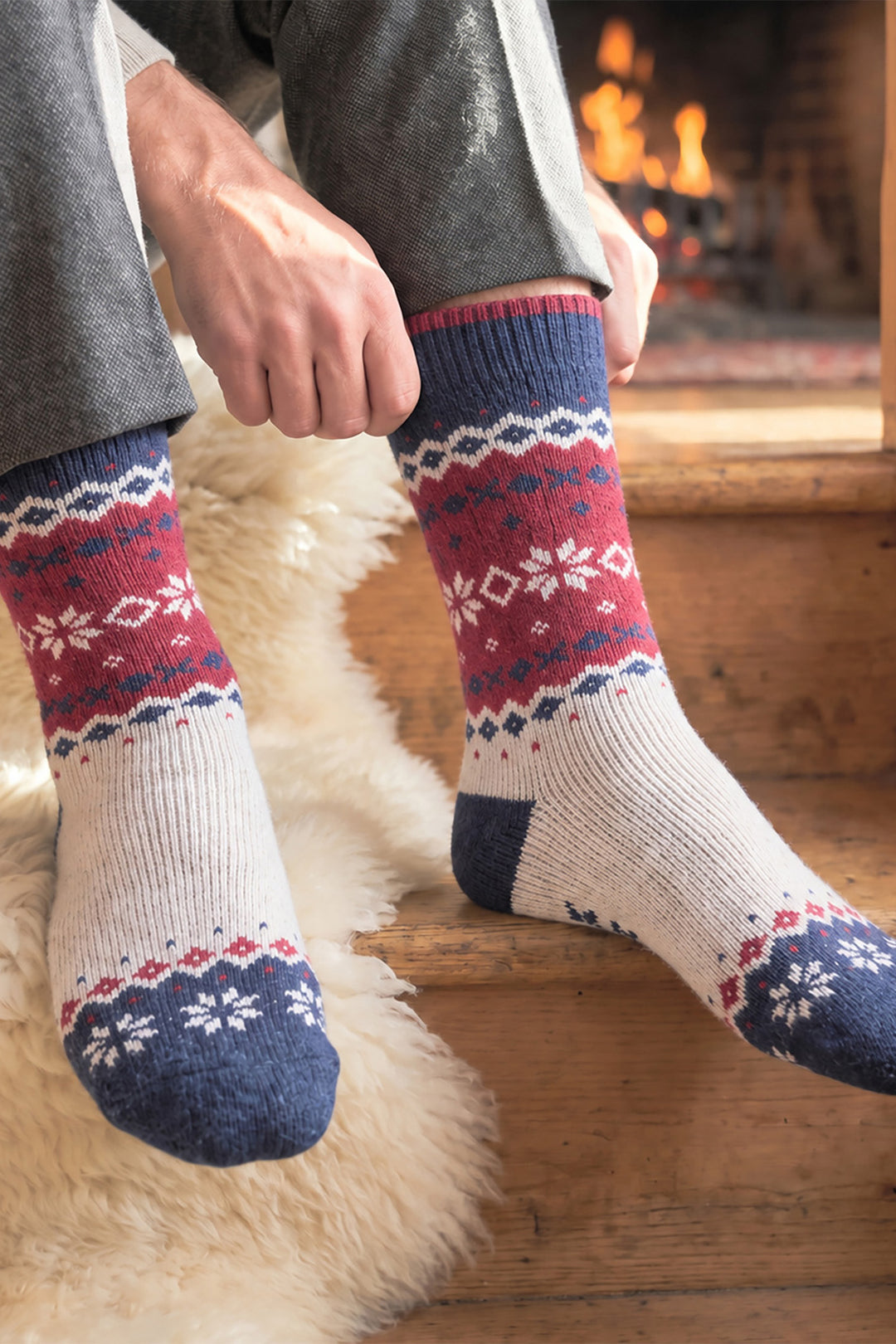 Nordic-Snowflake-Patterned-Wool-Socks-in-Navy-Blue/Red