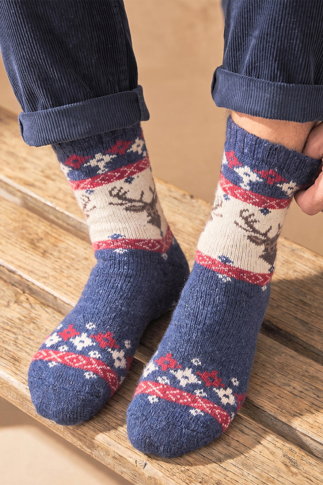 Stag-Patterned-Wool-Socks-in-Navy-Blue/Red