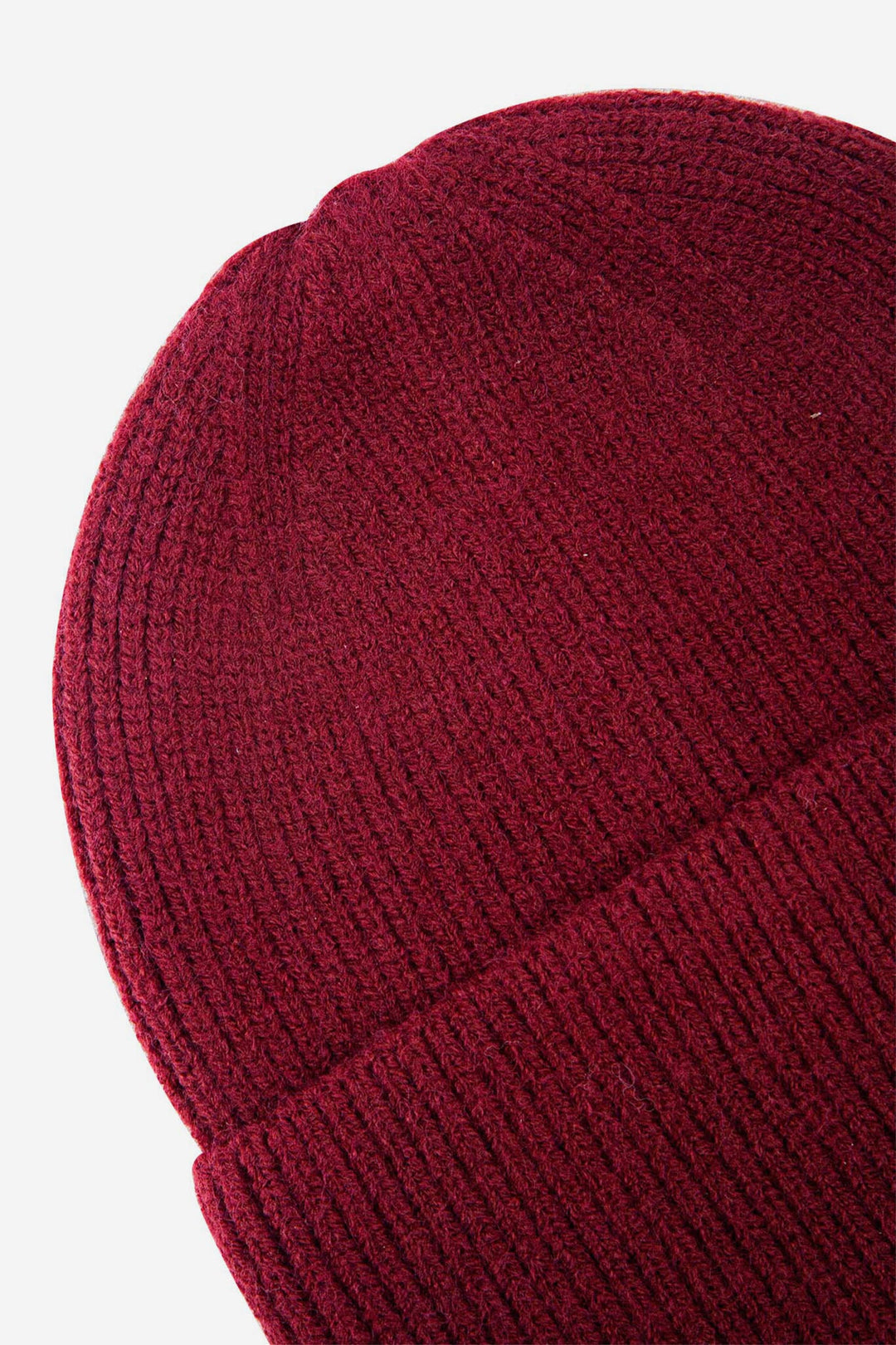 Ribbed-Knit-Men's-Beanie-Hat-in-Berry