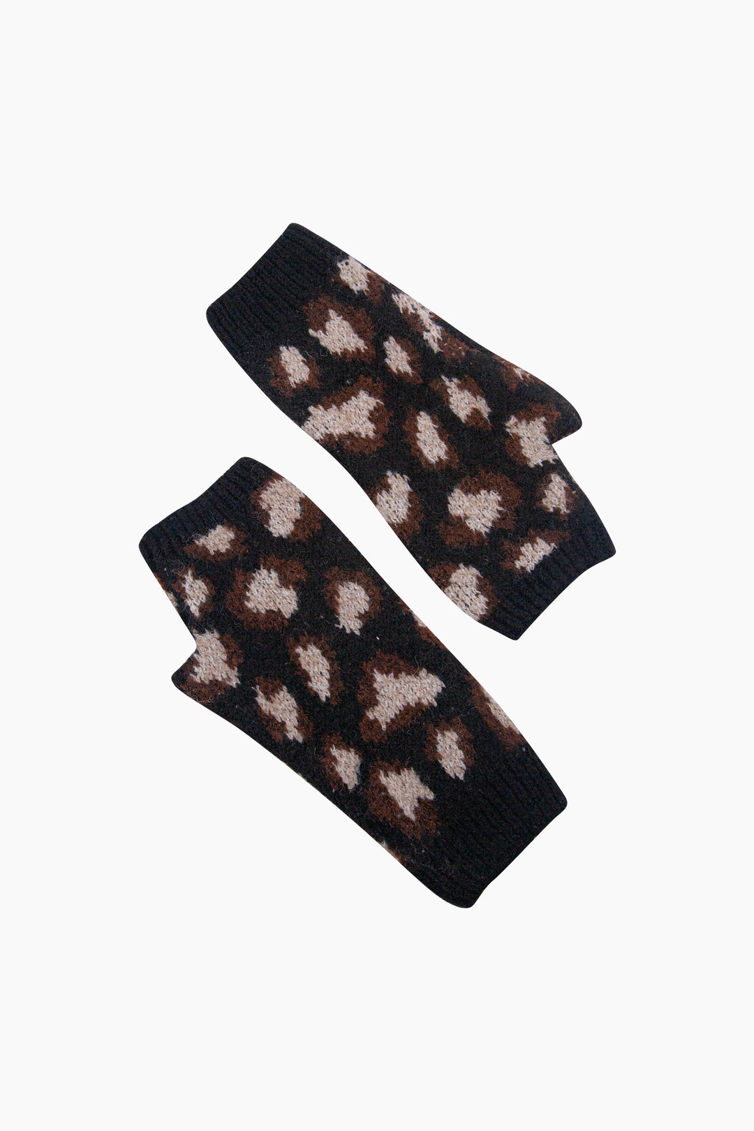 Leopard-Print-Wrist-Warmer-in-Black