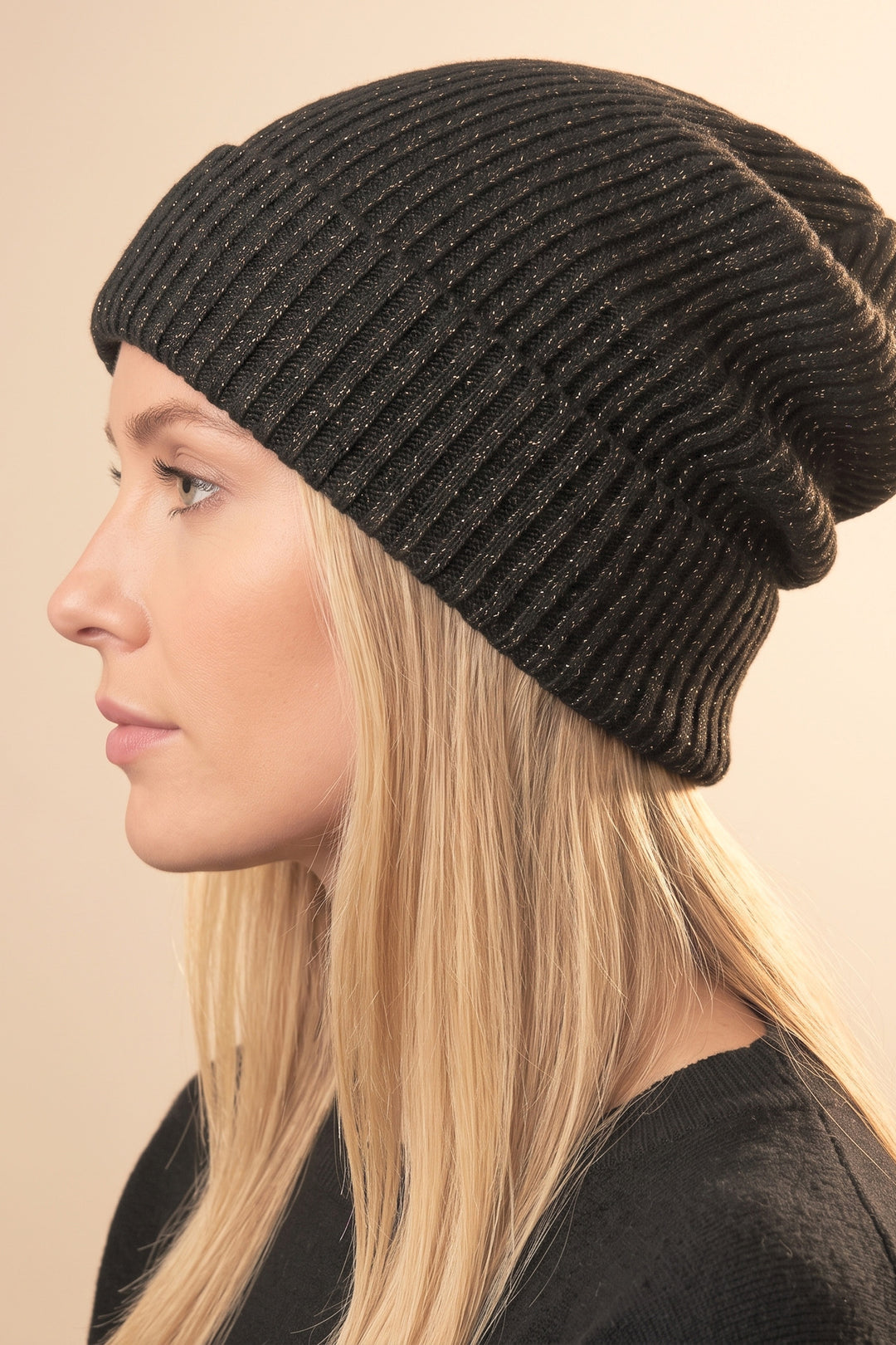 knitted-beanie-hat-black/gold