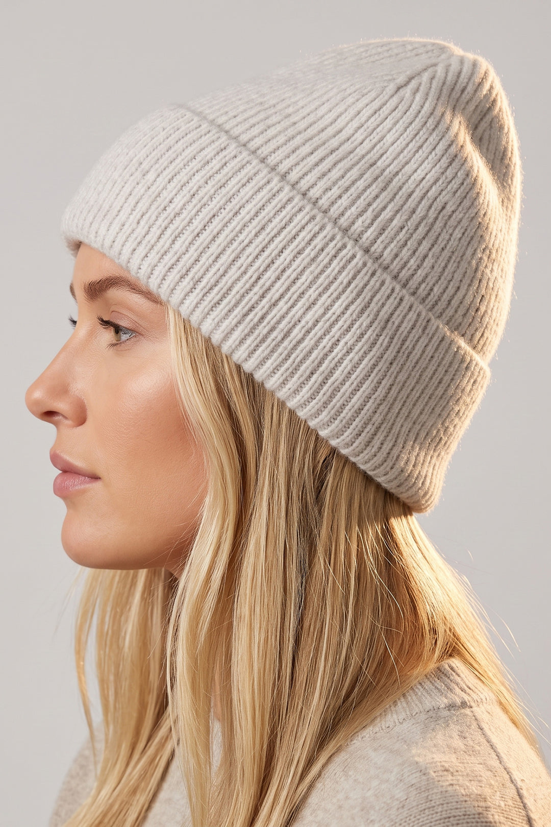 knitted-beanie-hat-light-grey-glitter