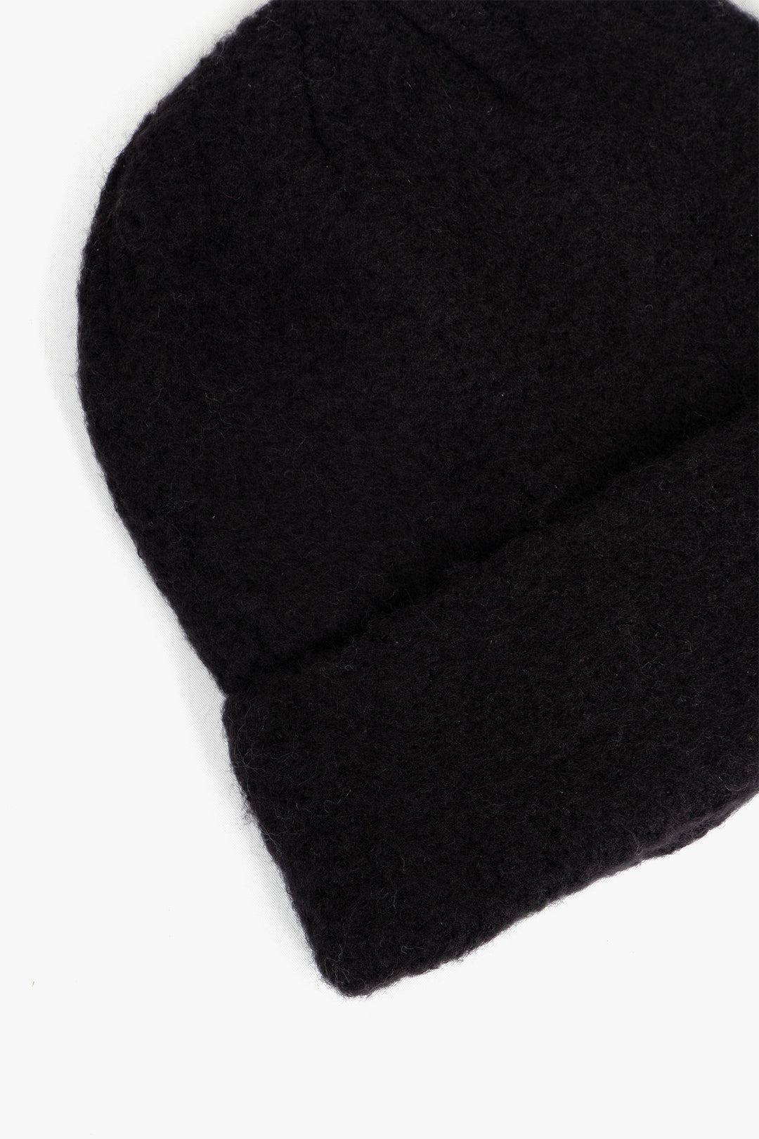 Textured-Men's-Knitted-Beanie-Hat-in-Black