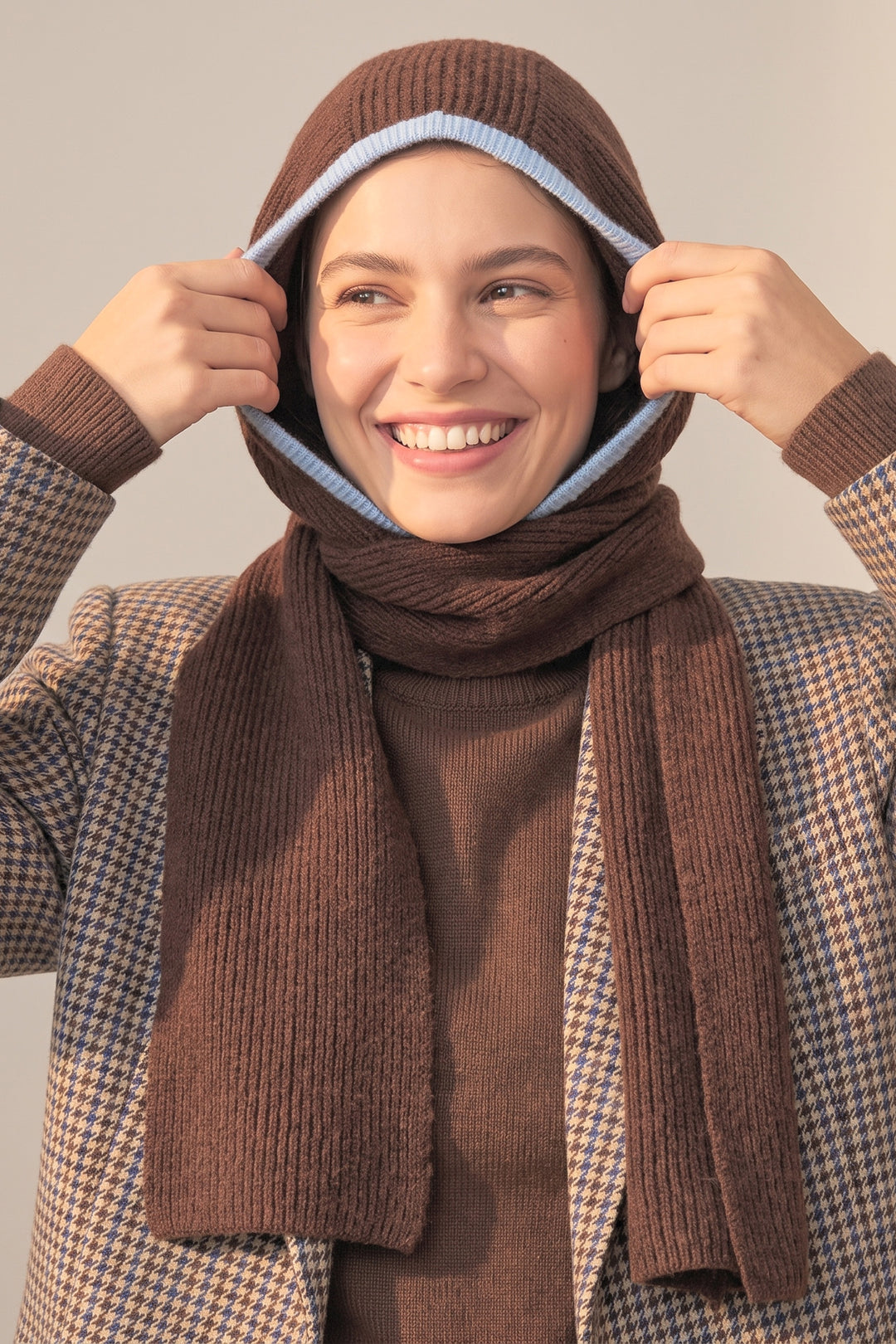 Contrast-Trim-Hooded-Scarf-in-Brown/Blue