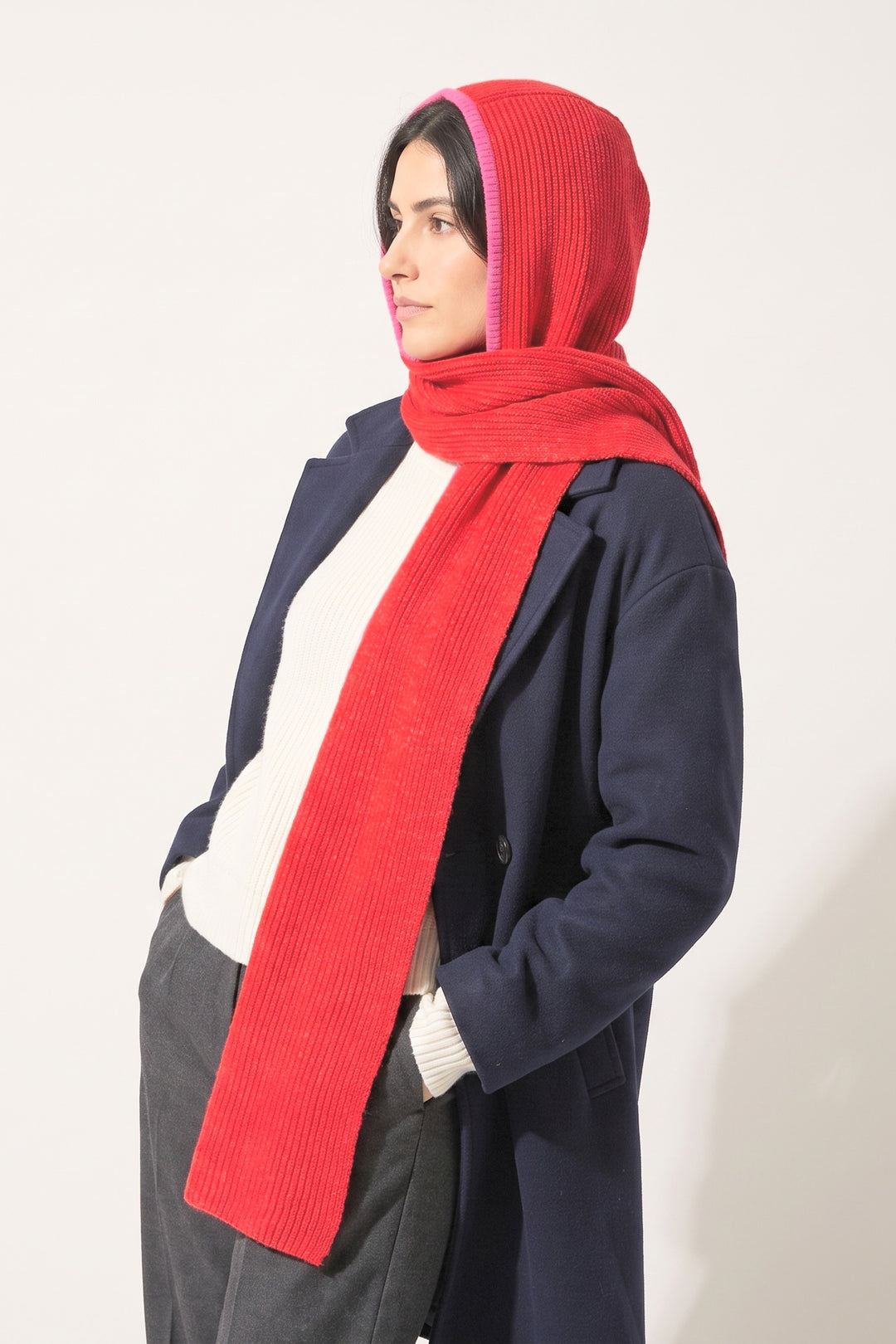 Contrast-Trim-Hooded-Scarf-in-Red/Pink