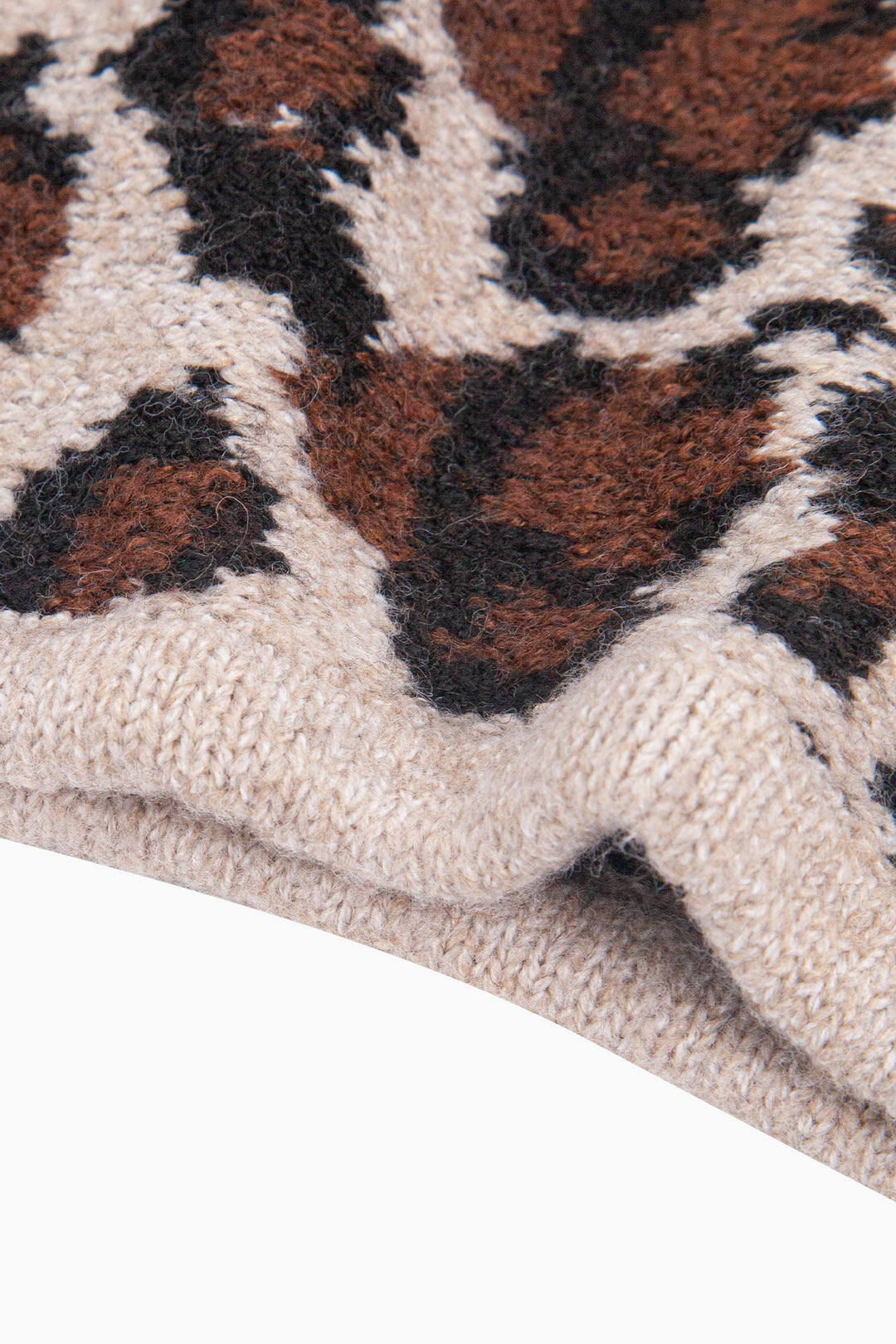 Leopard-Print-Knitted-Hood-in-Beige