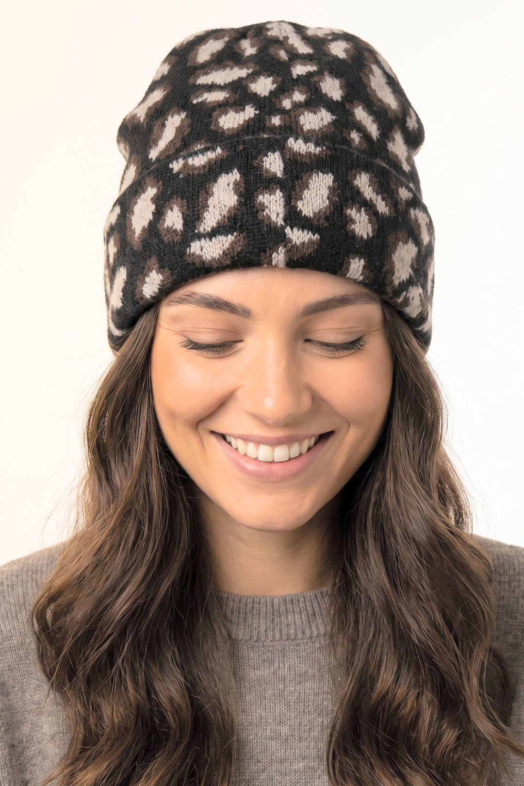 Leopard-Print-Beanie-Hat-in-Black