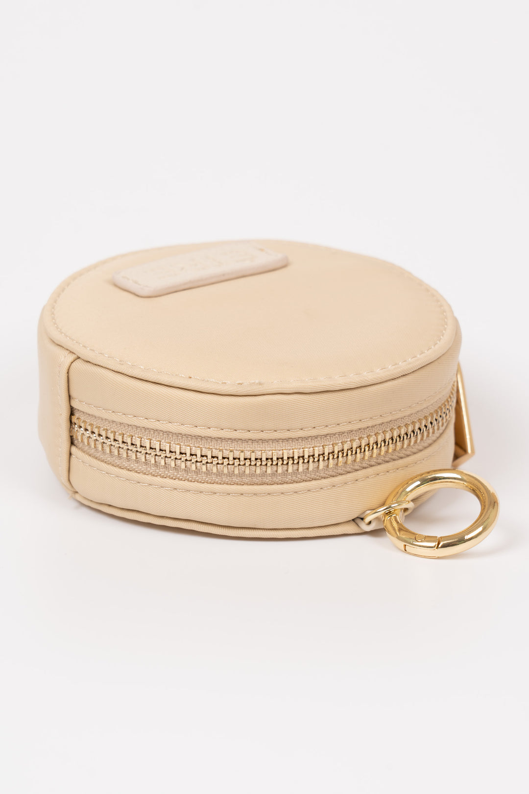 finley-round-coin-purse-cream-nylon-close-up-zip-closure